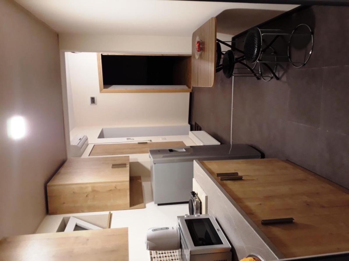 2 Bedroom Apartment In Chugureti Tbilisi Esterno foto
