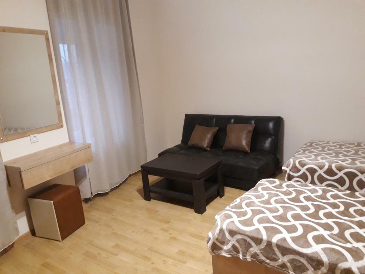 2 Bedroom Apartment In Chugureti Tbilisi Esterno foto