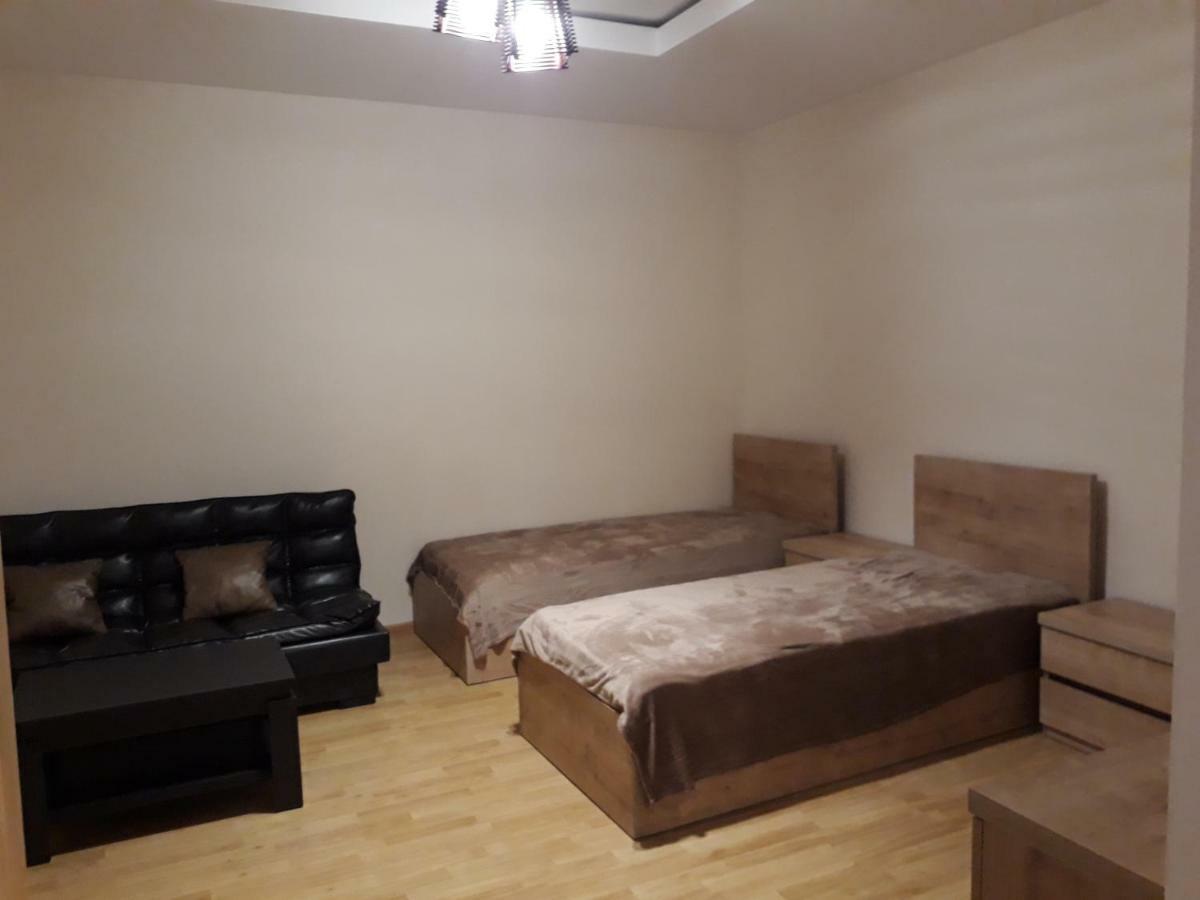 2 Bedroom Apartment In Chugureti Tbilisi Esterno foto